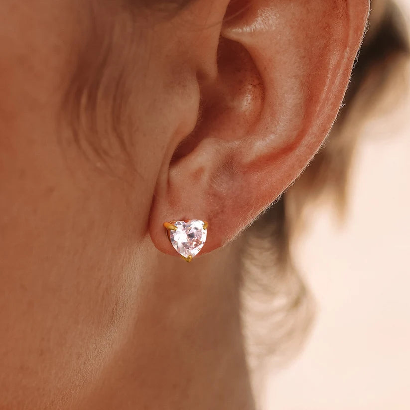 AMORA HEART STUDS