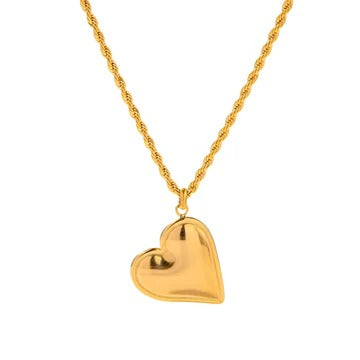 AMORA HEART NECKLACE