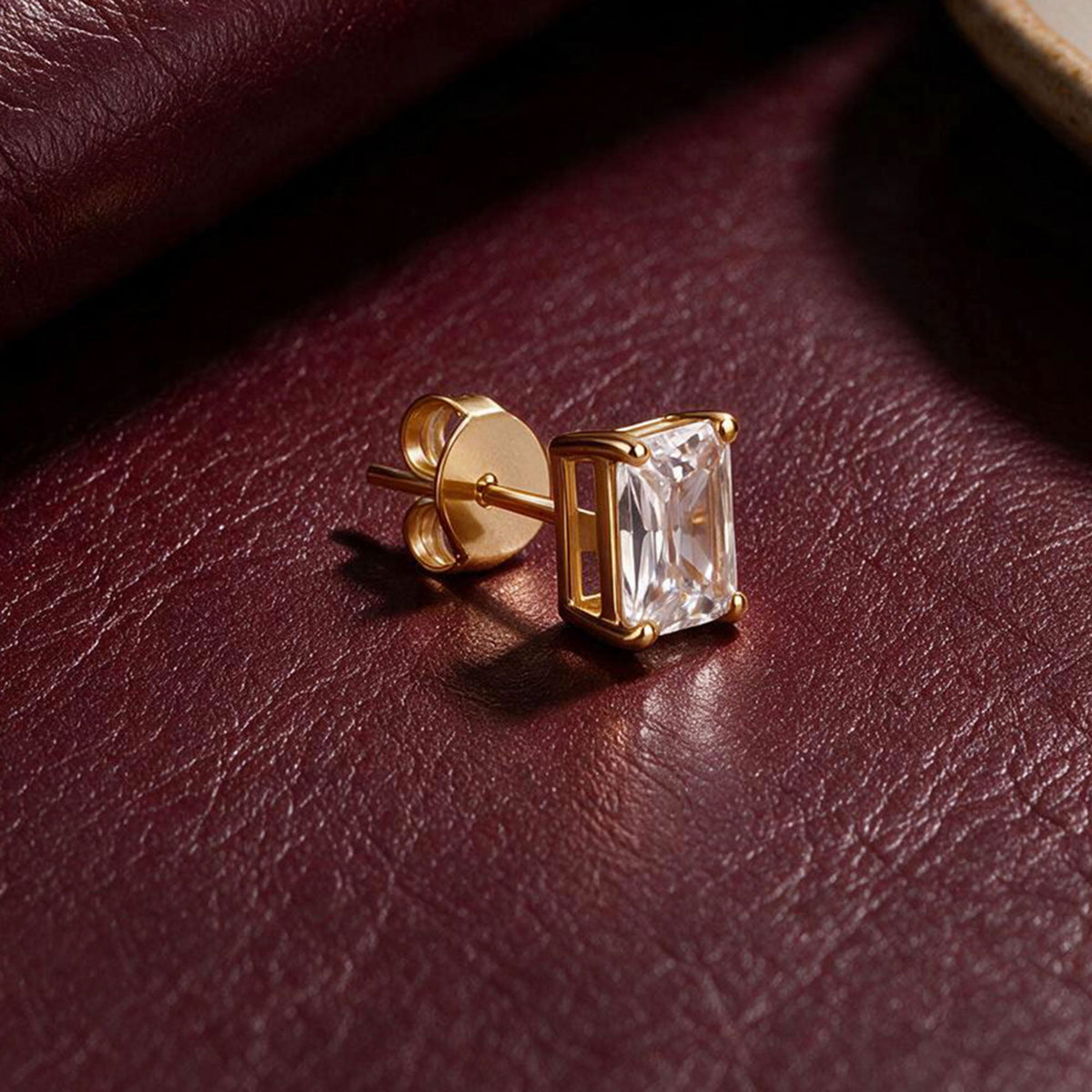 ELARA CERYSTAL STUDS