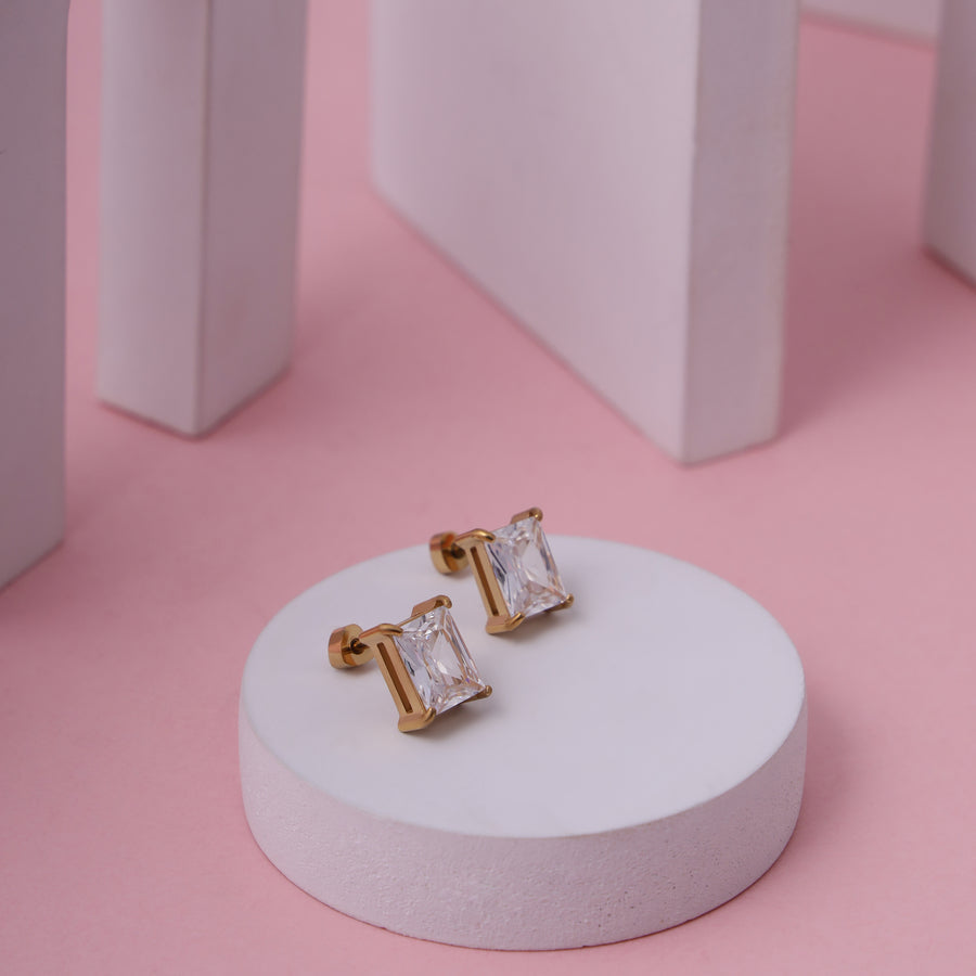 ELARA CERYSTAL STUDS