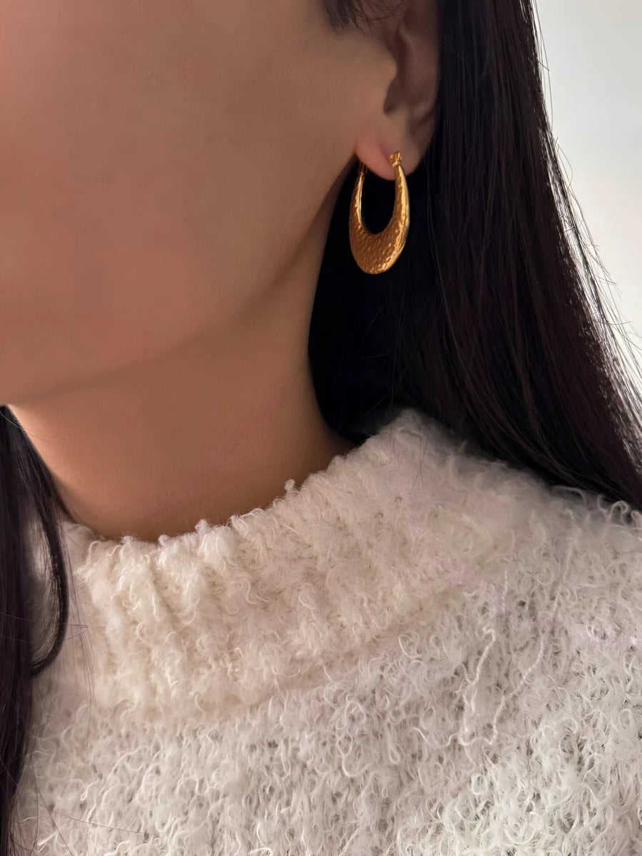 GOLDEN HOOP