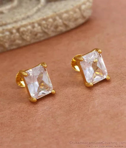 ELARA CERYSTAL STUDS